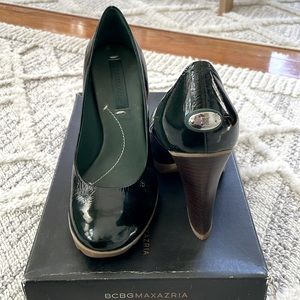 EUC- BCBG MAXAZRIA Brent dark spruce patent heels. Size 6.